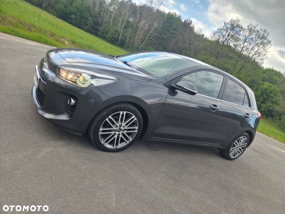 Kia Rio 1.4 L - 11