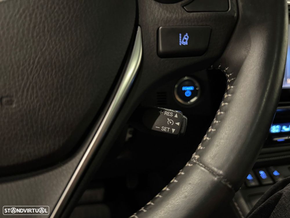 Toyota Auris Touring Sports 1.8 HSD Comfort +P.Techno+P.Sport - 49
