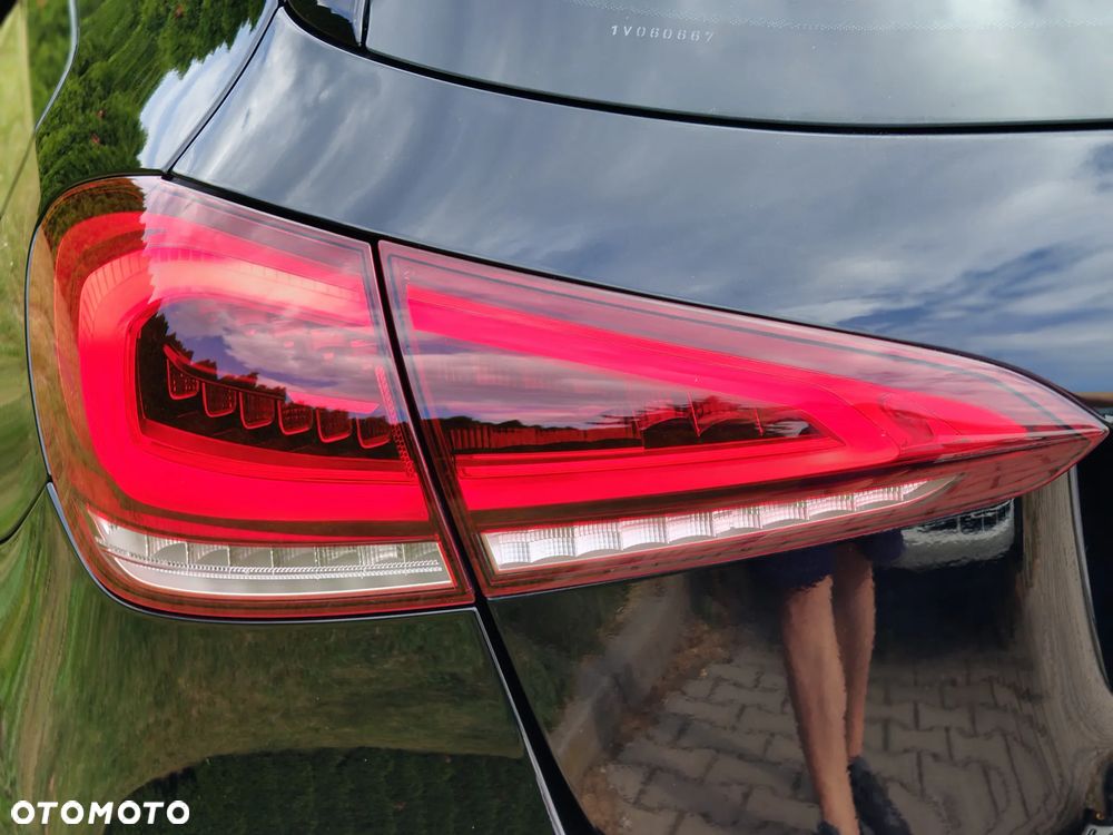 Mercedes-Benz Klasa A 180 7G-DCT Special Edition - 12