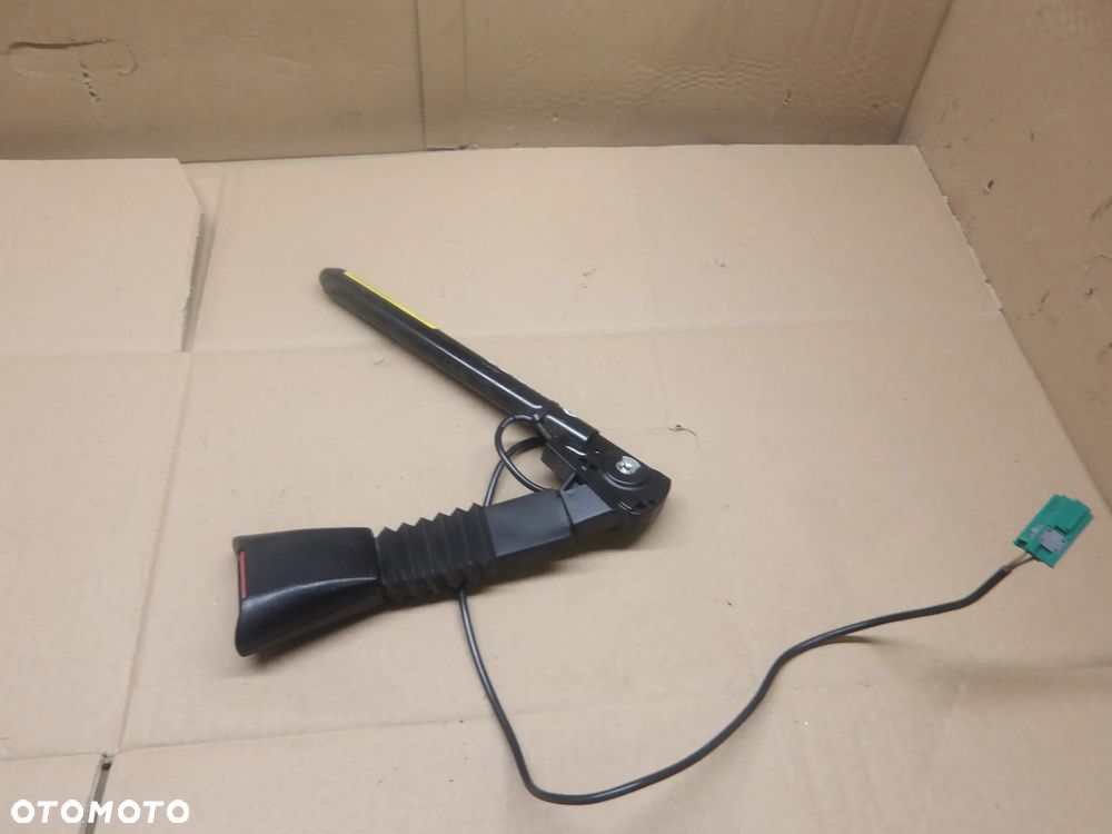 OPEL CORSA C 00-03 1.2B ZAPINKA NAPINACZ PASA PRAWY LEWY PRZÓD - 9