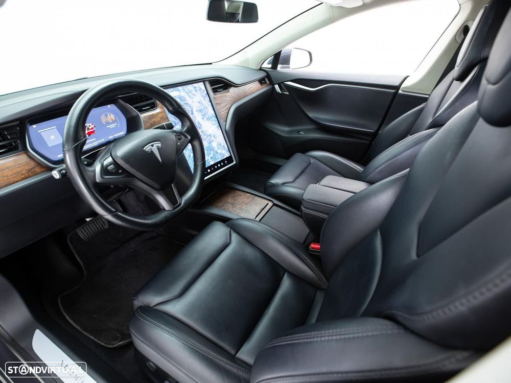 Tesla Model S - 9