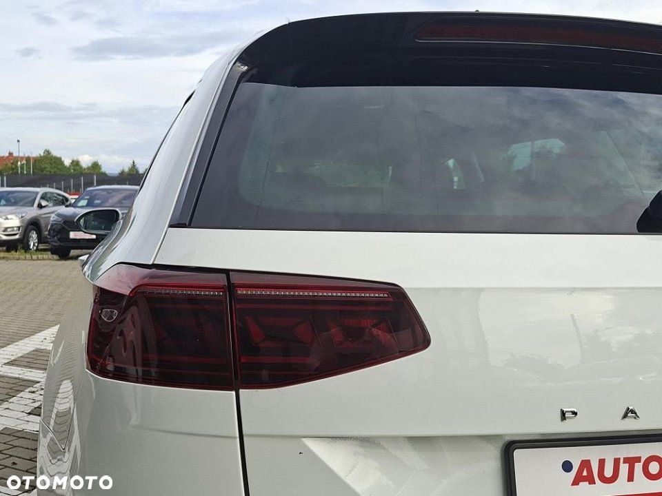 Volkswagen Passat - 9