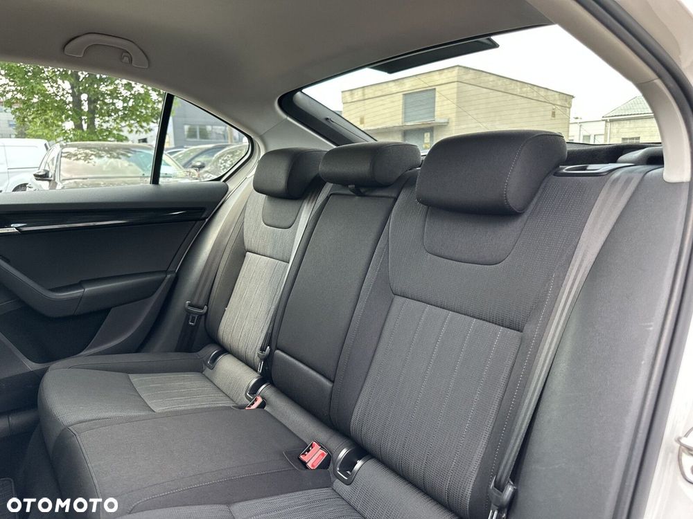 Skoda Octavia 2.0 TDI SCR Style DSG - 33