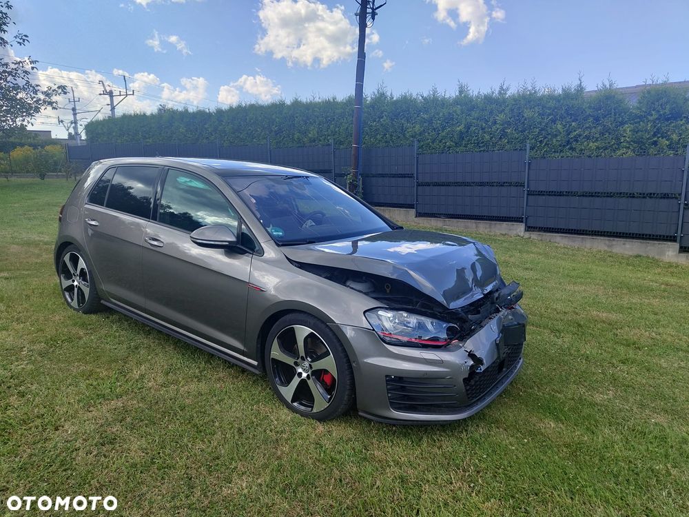 Volkswagen Golf GTI BlueMotion Technology DSG - 12