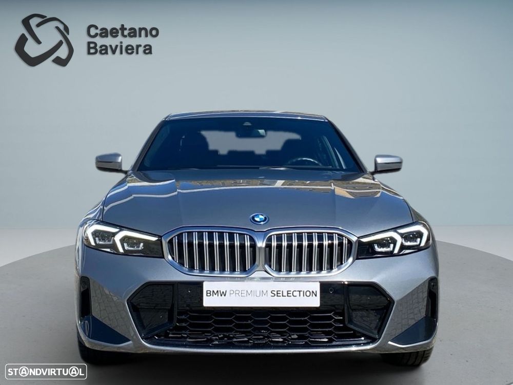 BMW 330 e Pack Desportivo M Auto - 23