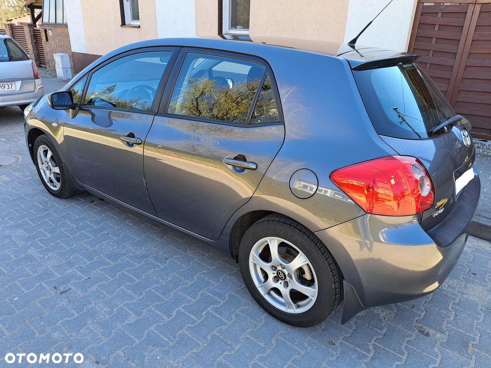 Toyota Auris - 4
