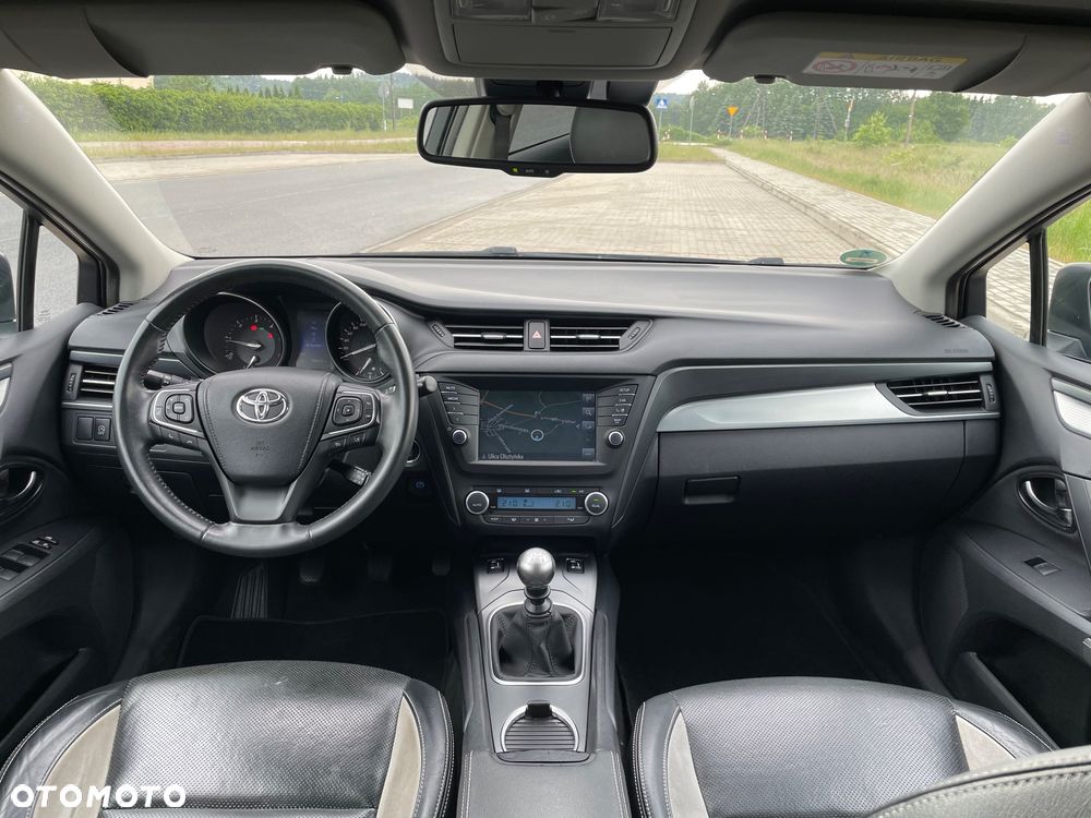 Toyota Avensis - 9