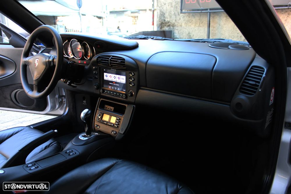 Porsche 911 (996) Turbo - 31