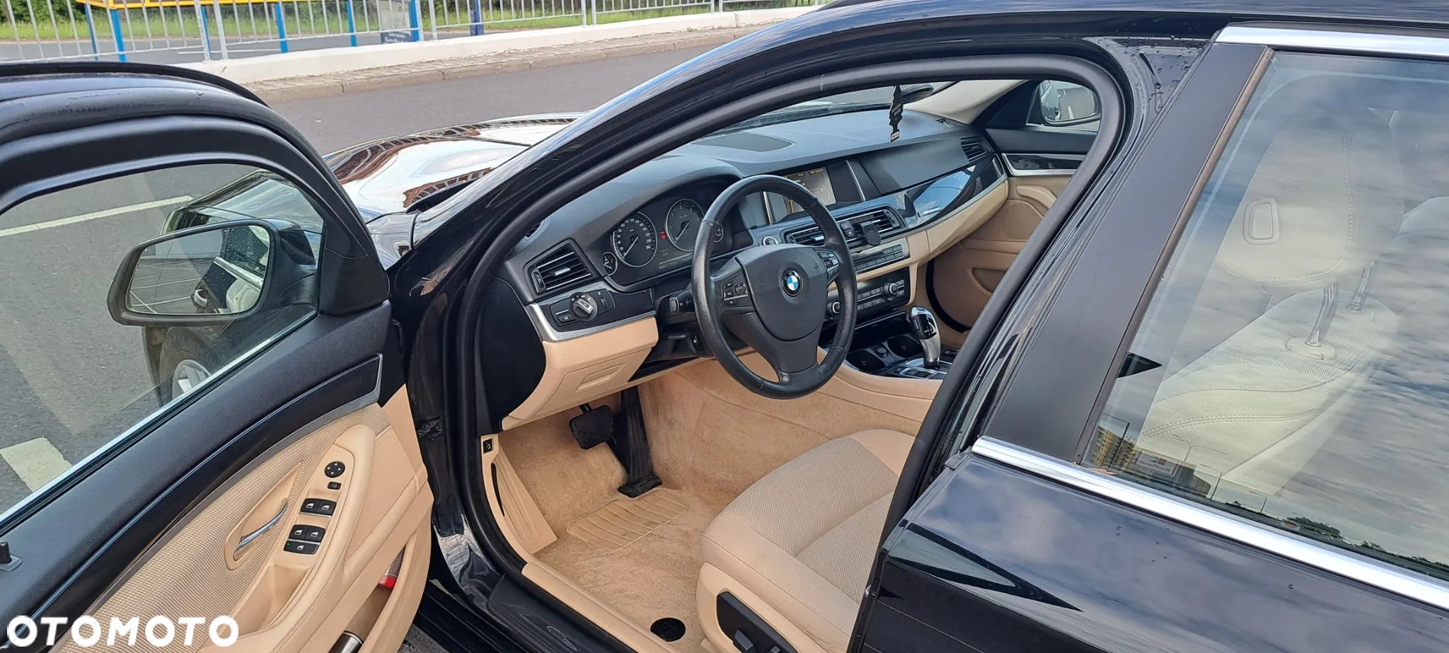 BMW Seria 5 520d Touring - 1