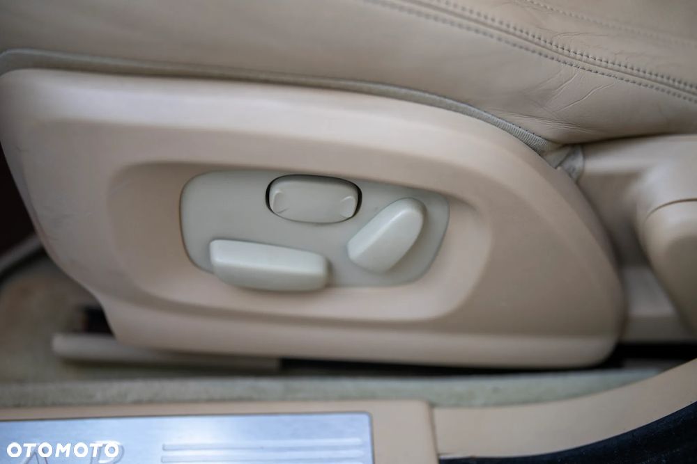 Jaguar XF 2.7 V6 D Premium Luxury - 12