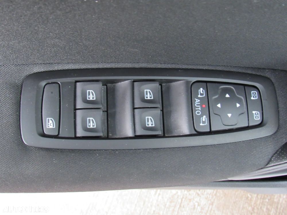 Renault Megane TCe 140 GPF BUSINESS EDITION - 26