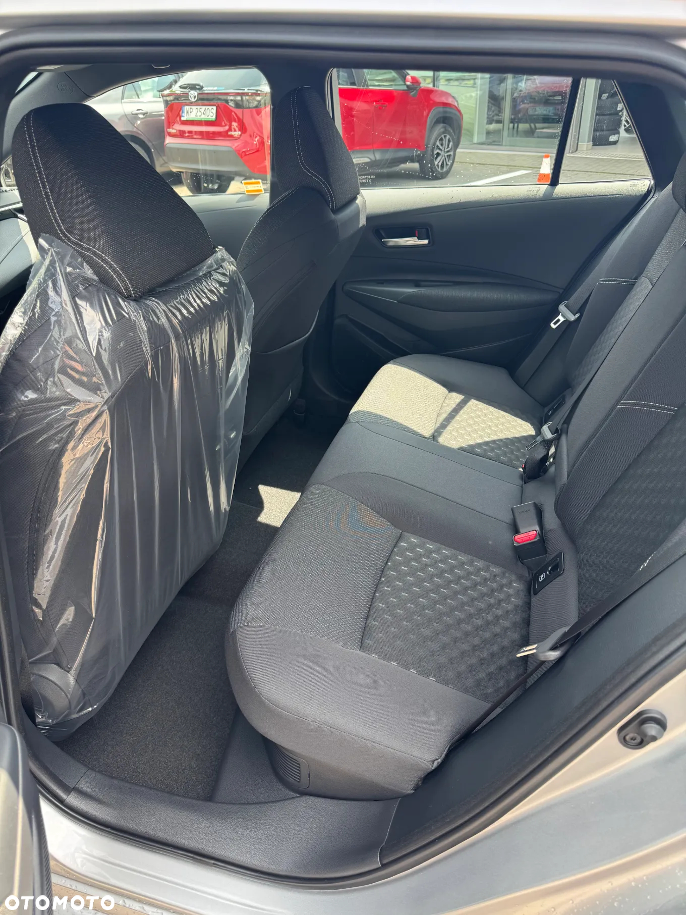 Toyota Corolla 1.8 Hybrid Comfort - 29