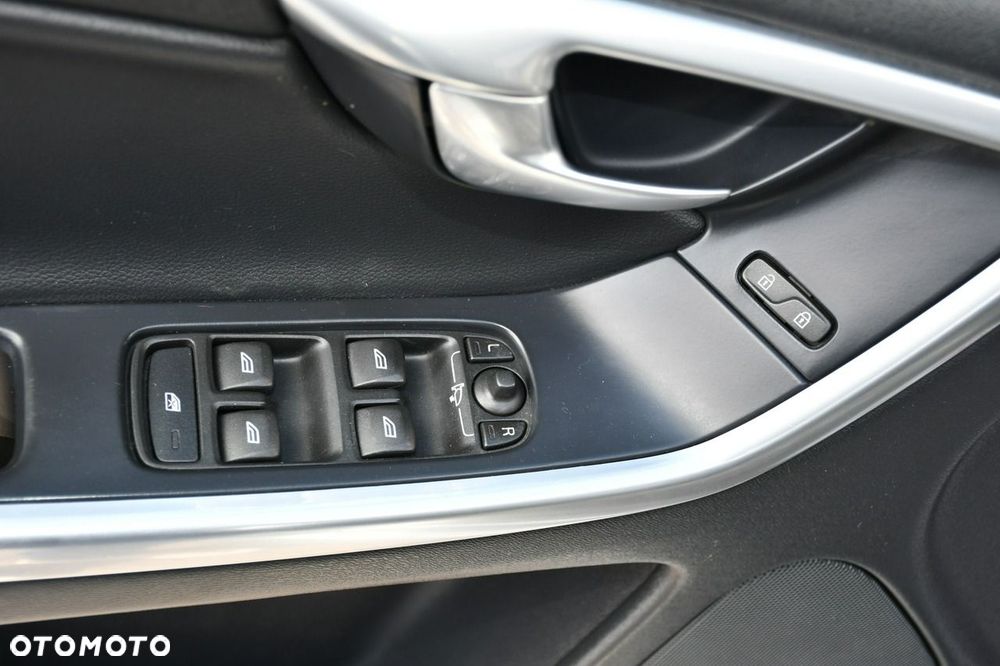Volvo XC 60 D4 Geartronic Summum - 35