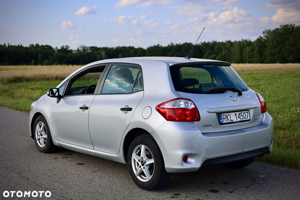 Toyota Auris 1.4 D-4D 2010 - 5
