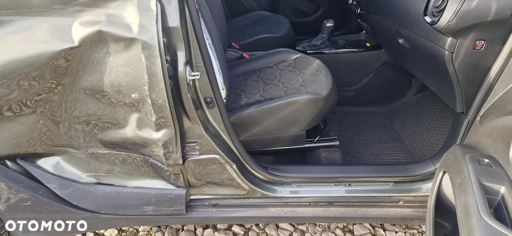 Toyota Aygo X 1.0 VVT-i Executive CVT - 19