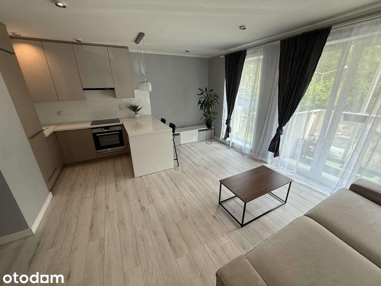 2 pokoje/ parking/ ogrzewanie z miasta/ balkon