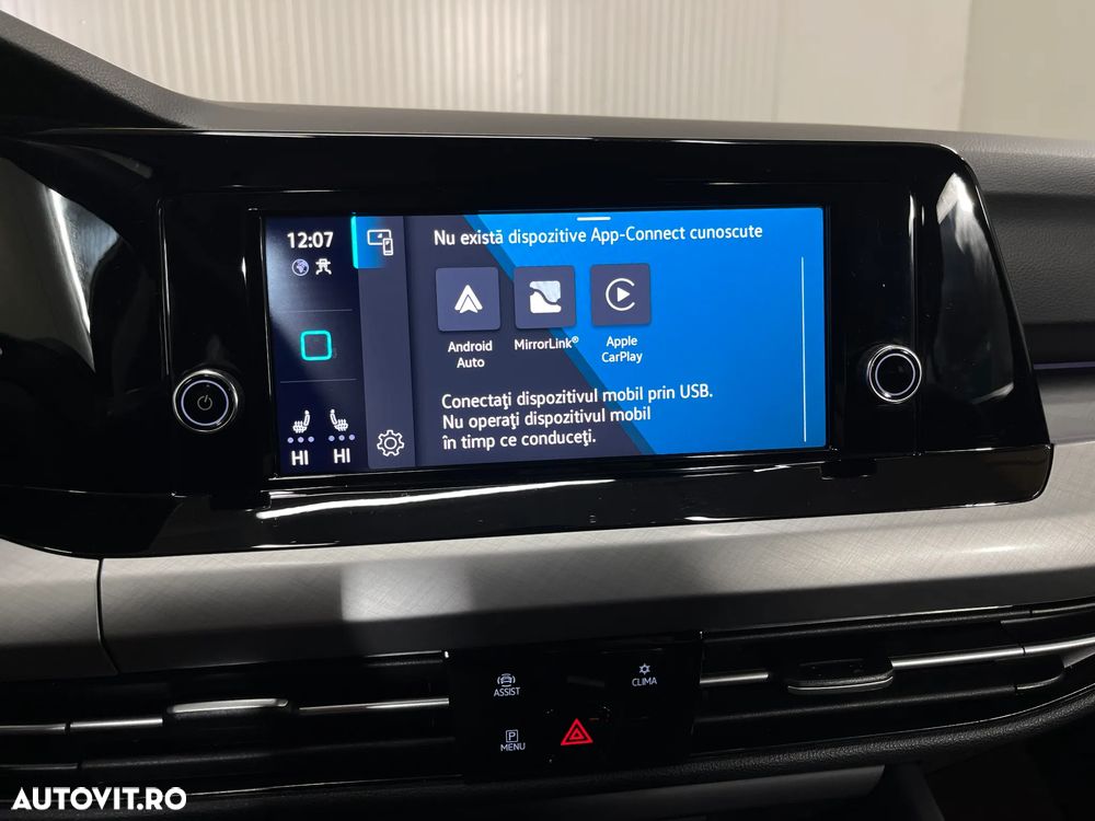 Volkswagen Golf 1.5 TSI ACT Life - 16