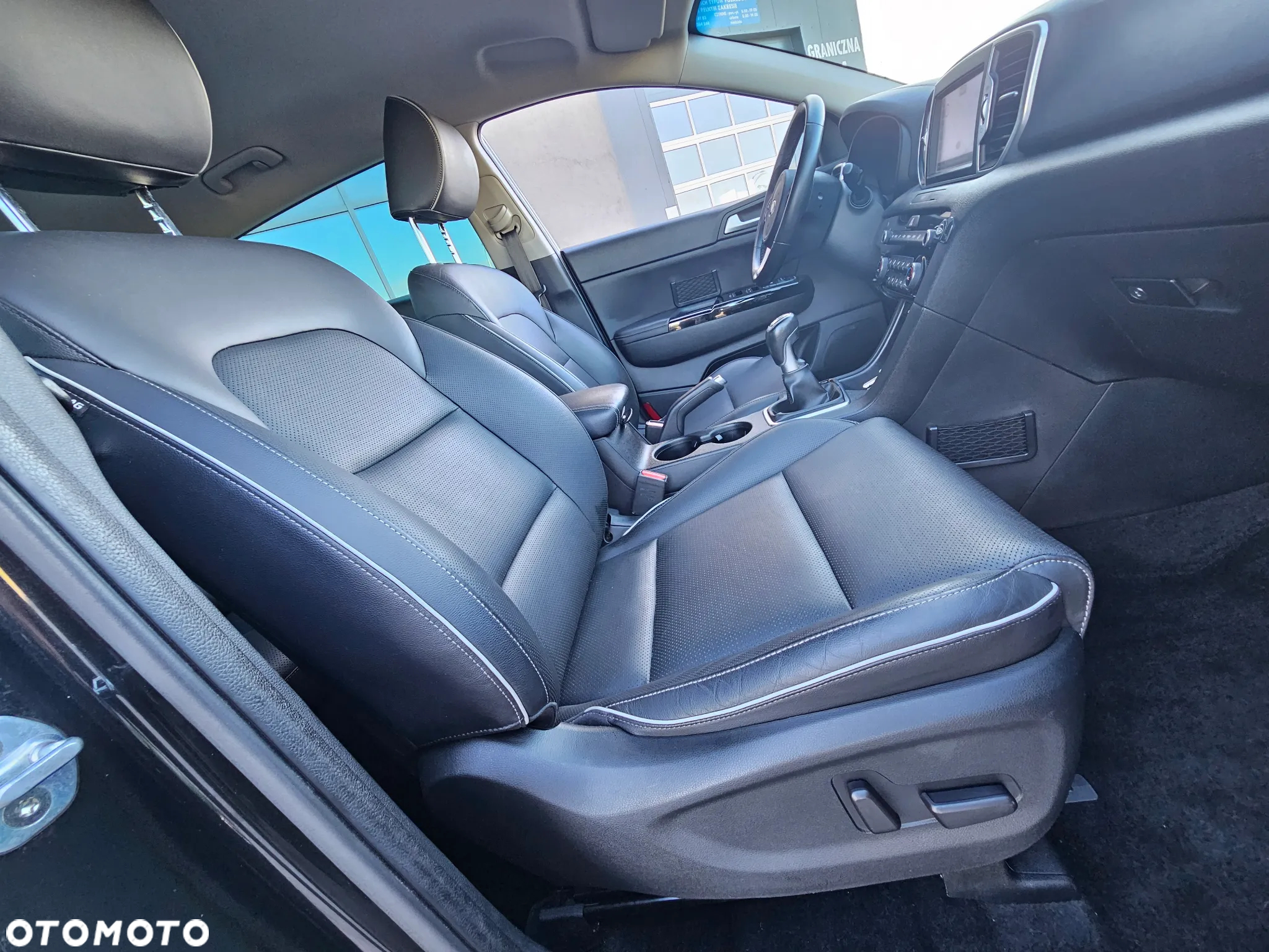 Kia Sportage 1.6 GDI Black Edition 2WD - 35