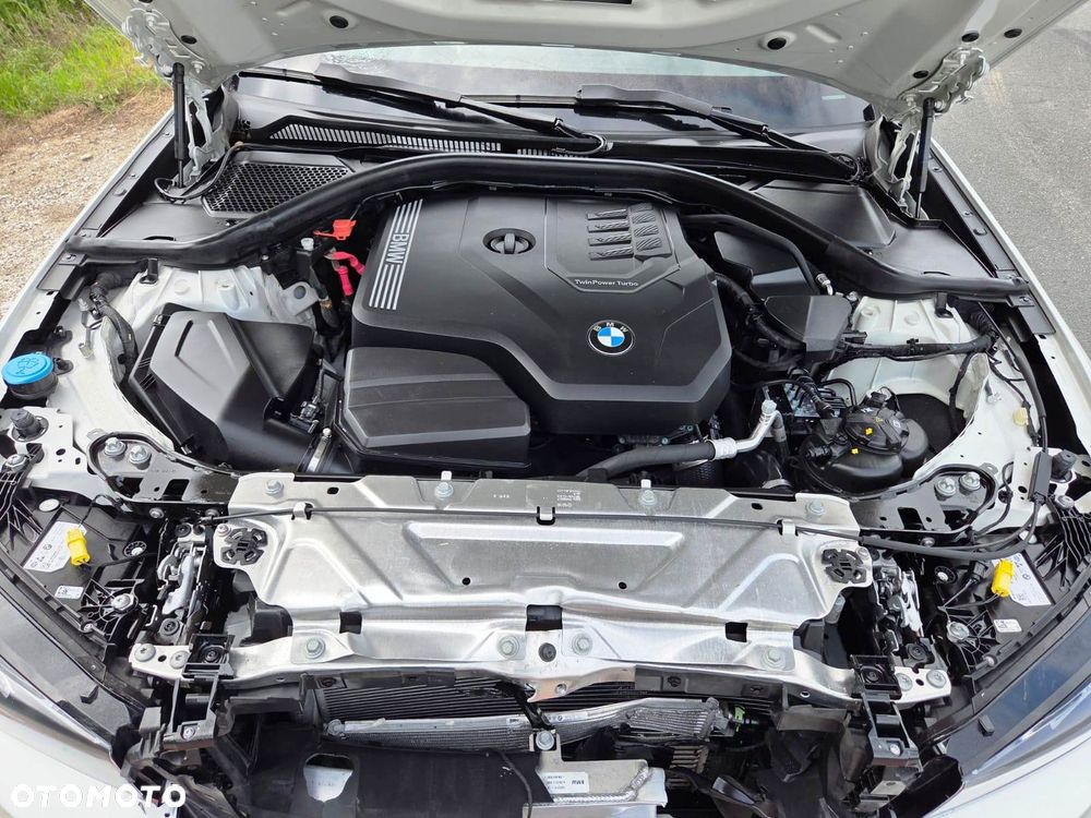BMW Seria 3 320i GPF - 16