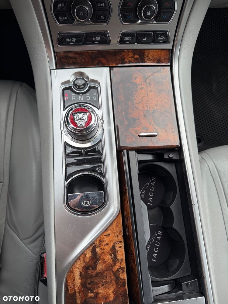 Jaguar XF 2.0 T Premium Luxury - 19
