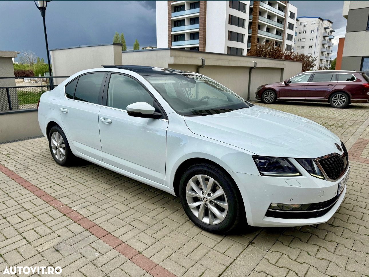 Skoda Octavia 2.0 TDI DSG Style - 3