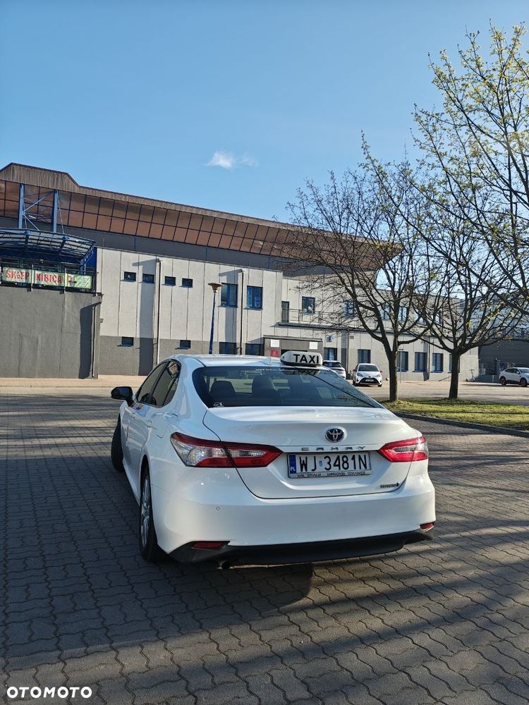 Toyota Camry 2.5 Hybrid Comfort CVT - 6