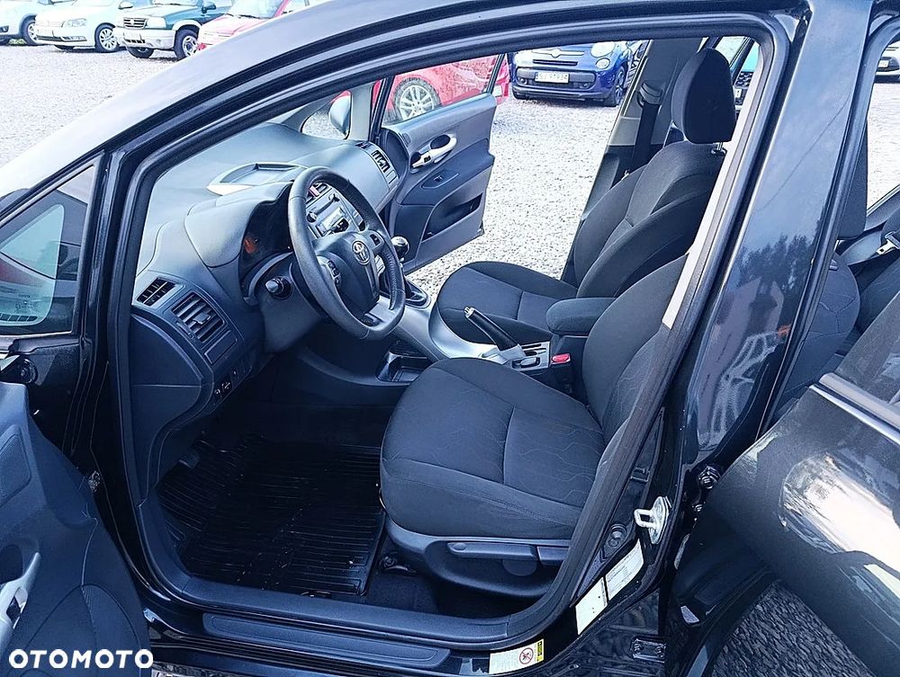 Toyota Auris 1.33 VVT-i Terra Start - 9