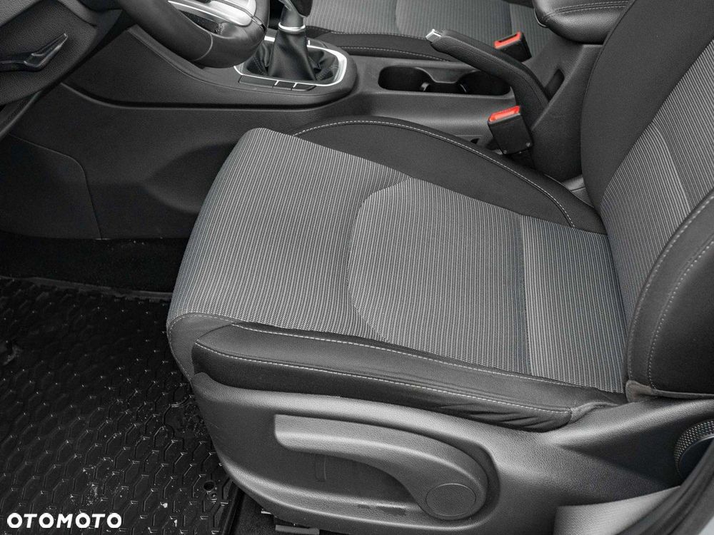 Hyundai i30 1.5 DPI Classic + - 12