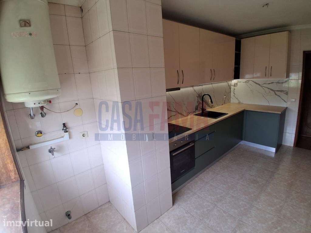 T3 em Remodelação com Garagem/Box e Varanda Rio Tinto - Grande imagem: 4/12