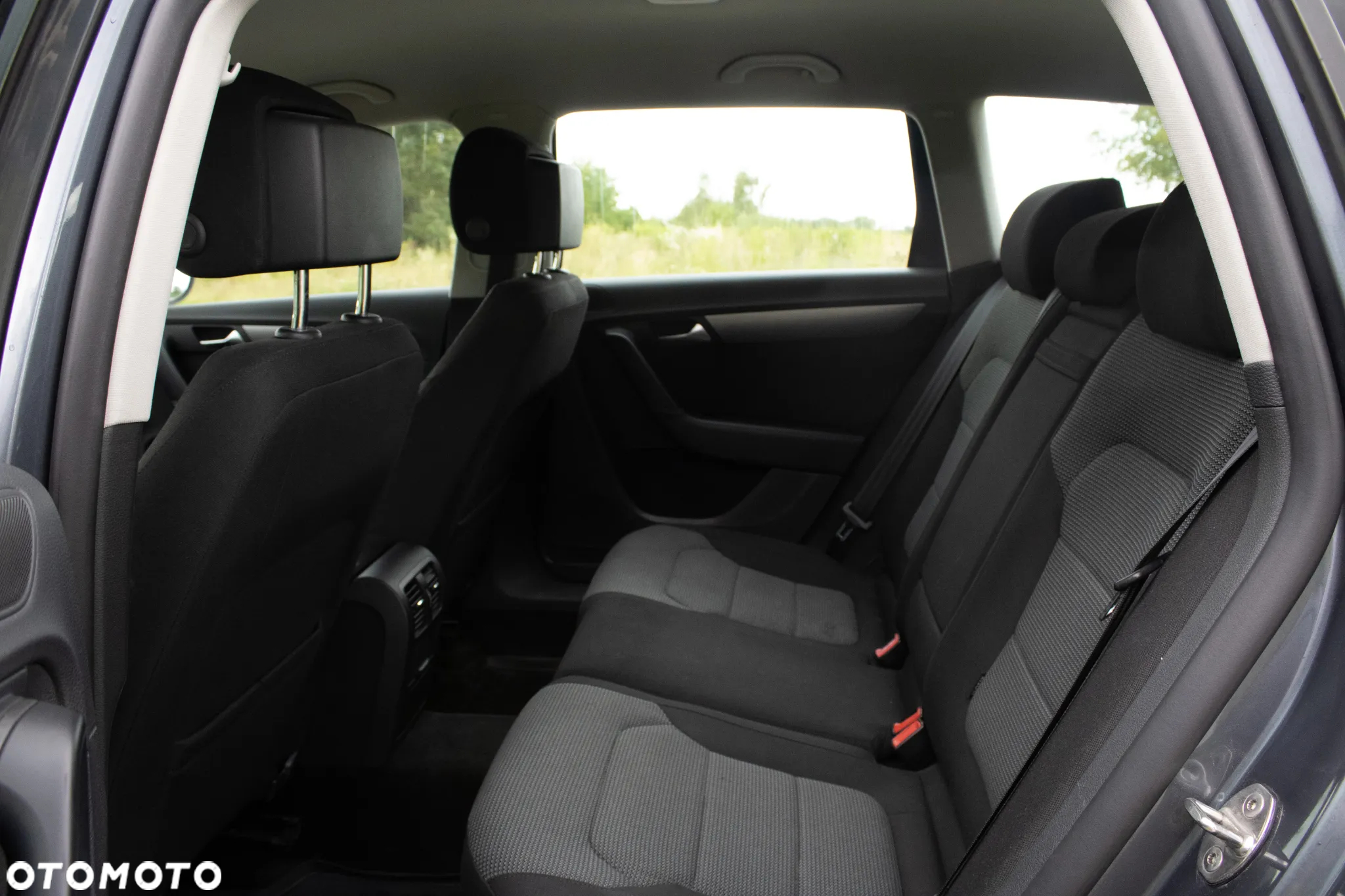 Volkswagen Passat 2.0 TDI Comfortline - 9