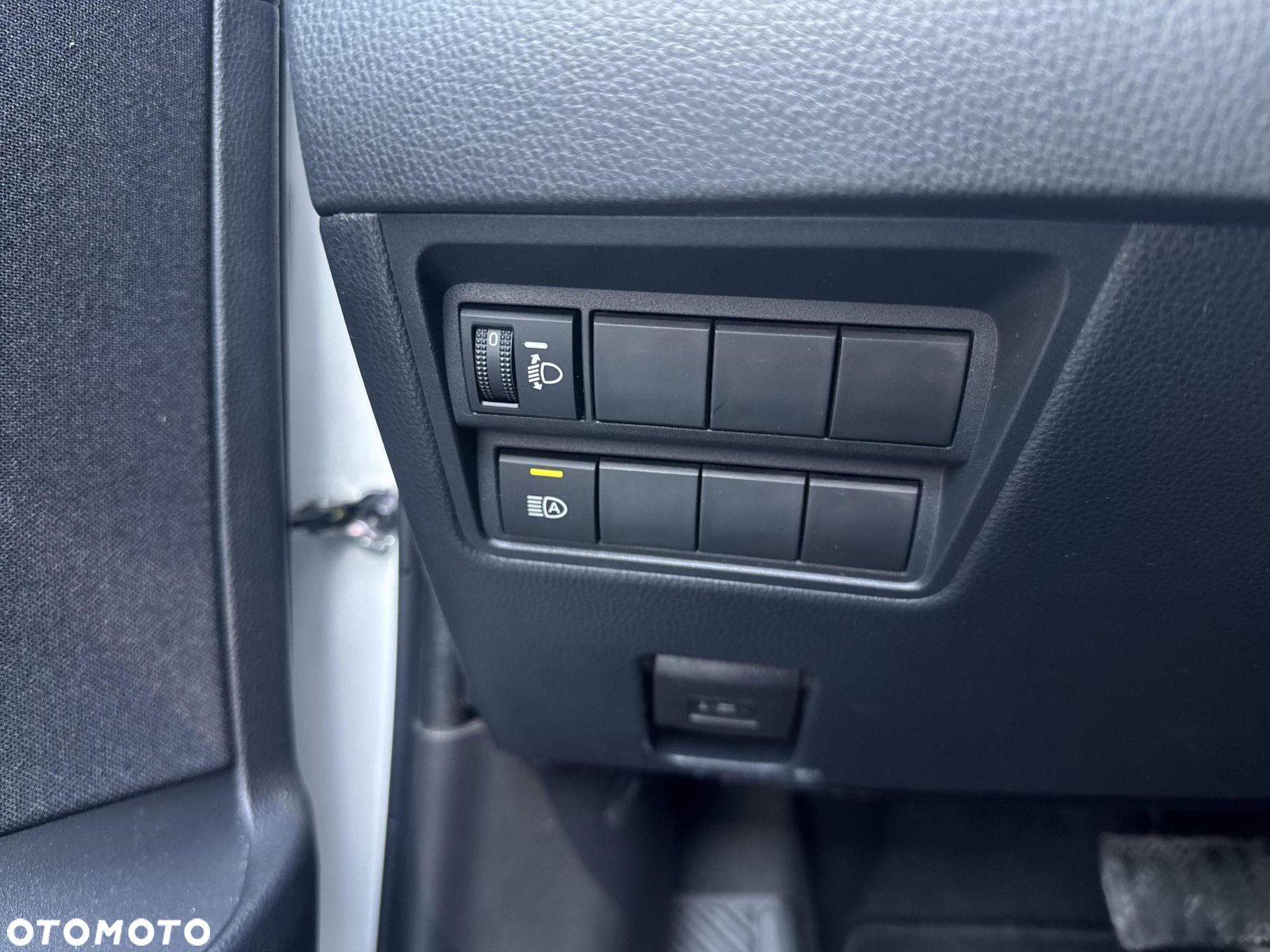 Toyota Yaris Hybrid 1.5 Comfort - 18