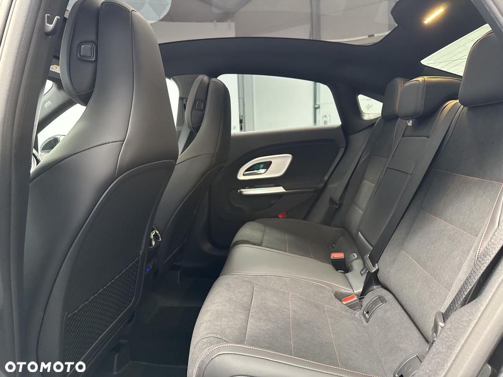 Mercedes-Benz CLA 200 mHEV 4-Matic 8G-DCT - 21