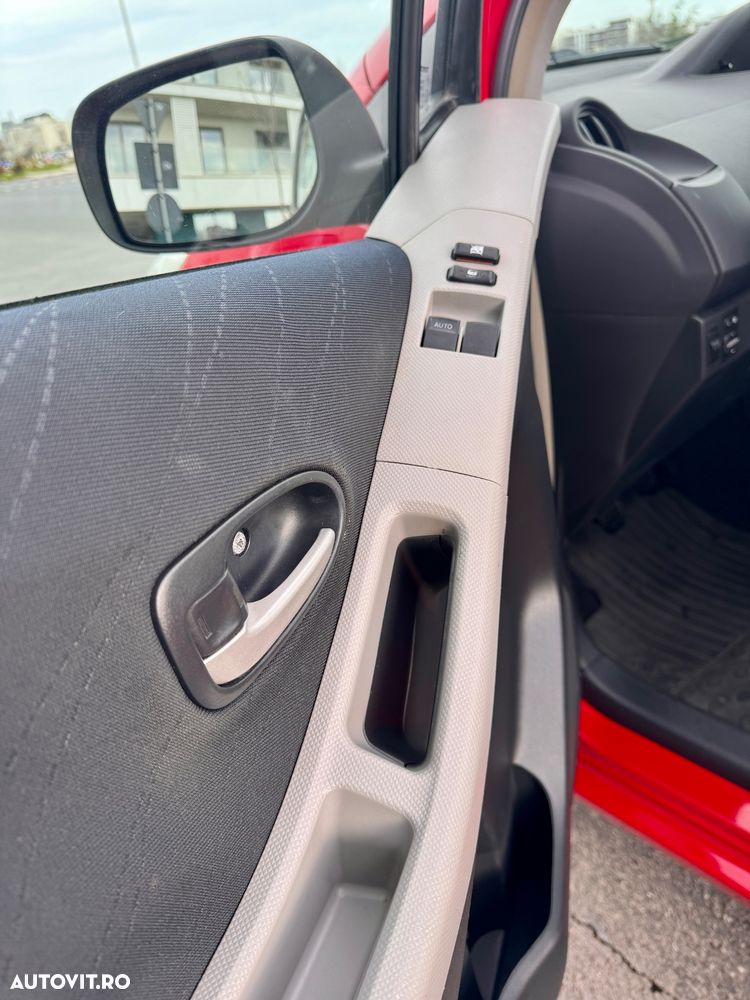 Toyota Yaris 1.3 Sol - 12
