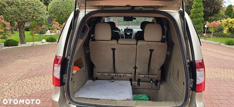 Chrysler Town & Country 3.6 Limited - 14