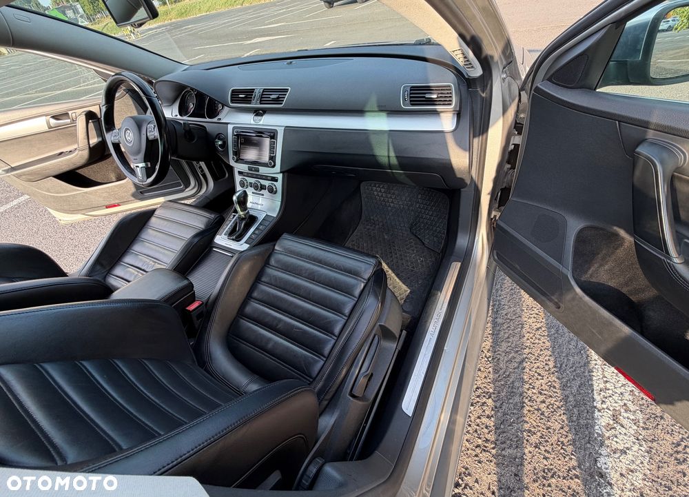 Volkswagen Passat - 8