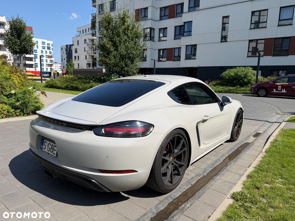Porsche 718 Cayman - 9