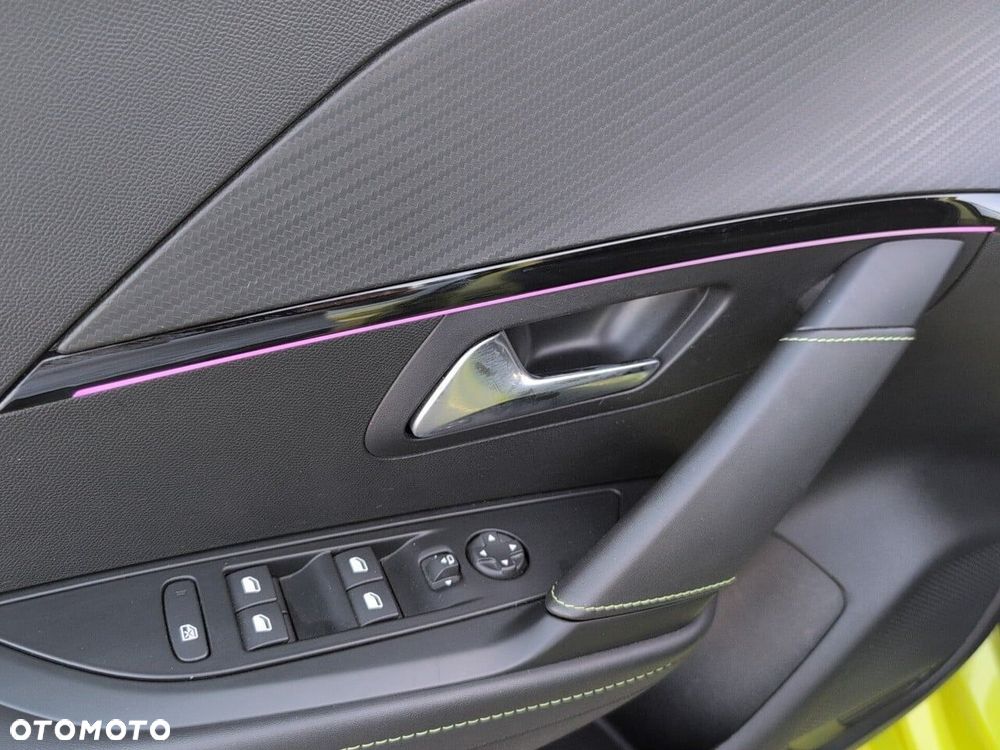 Peugeot 208 - 12