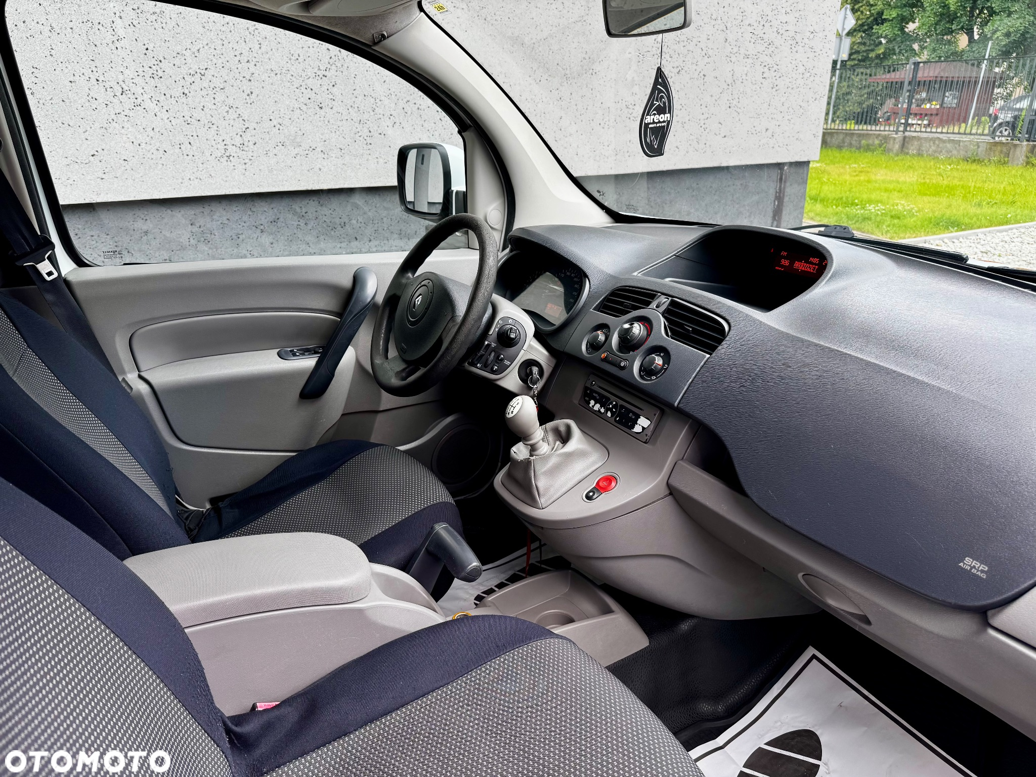 Renault Kangoo II LONG Ambulans Sanitarny Karetka POZ - 12
