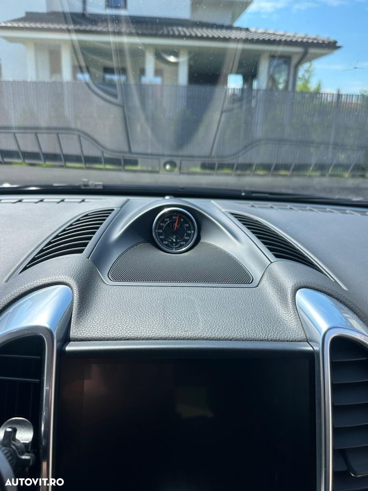 Porsche Cayenne Platinum Edition - 10