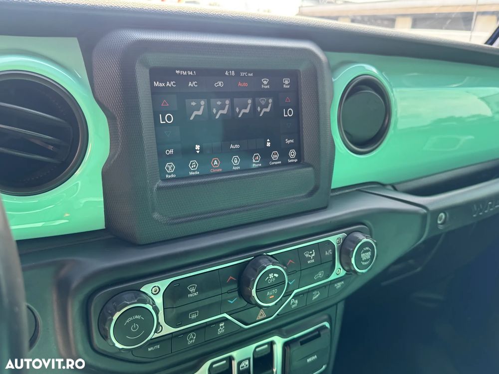 Jeep Wrangler - 28