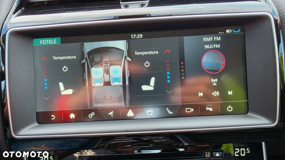 Jaguar XE - 17