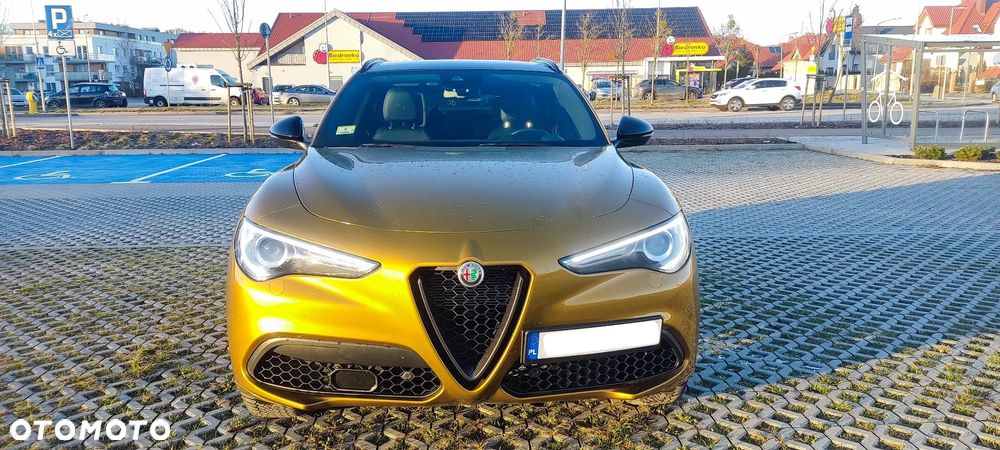 Alfa Romeo Stelvio 2.0 Turbo 16V AT8-Q4 Veloce Ti - 9