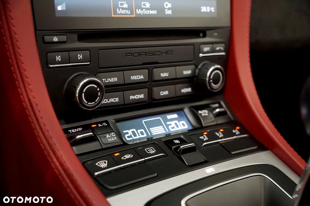 Porsche 718 Spyder - 20