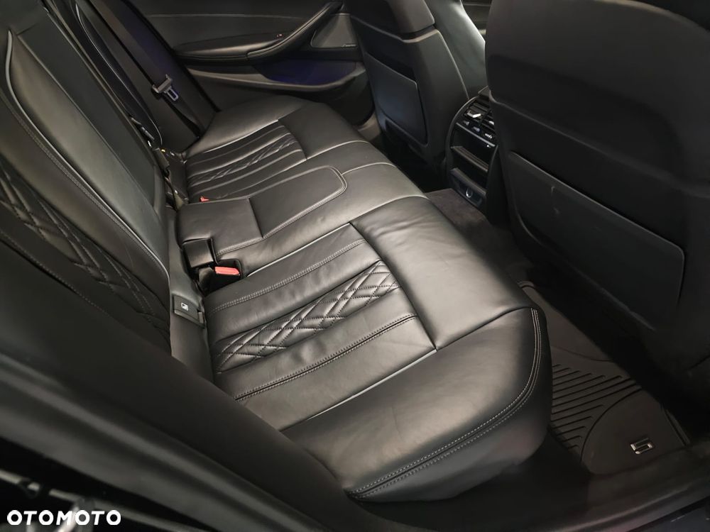 BMW Seria 5 530d Luxury Line - 8