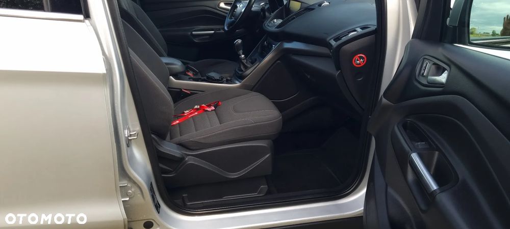Ford Kuga - 25