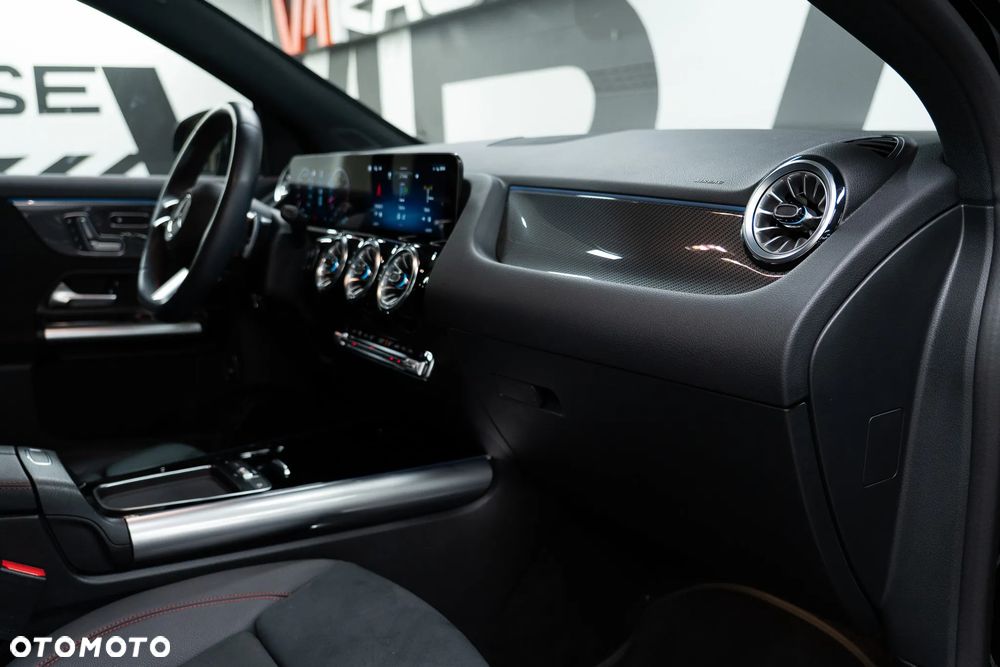 Mercedes-Benz CLA 220 AMG Line 7G-DCT - 30