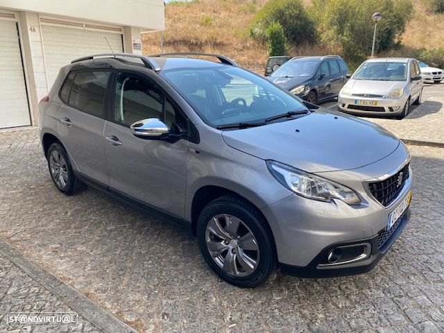 Peugeot 2008 1.2 PureTech Style - 3