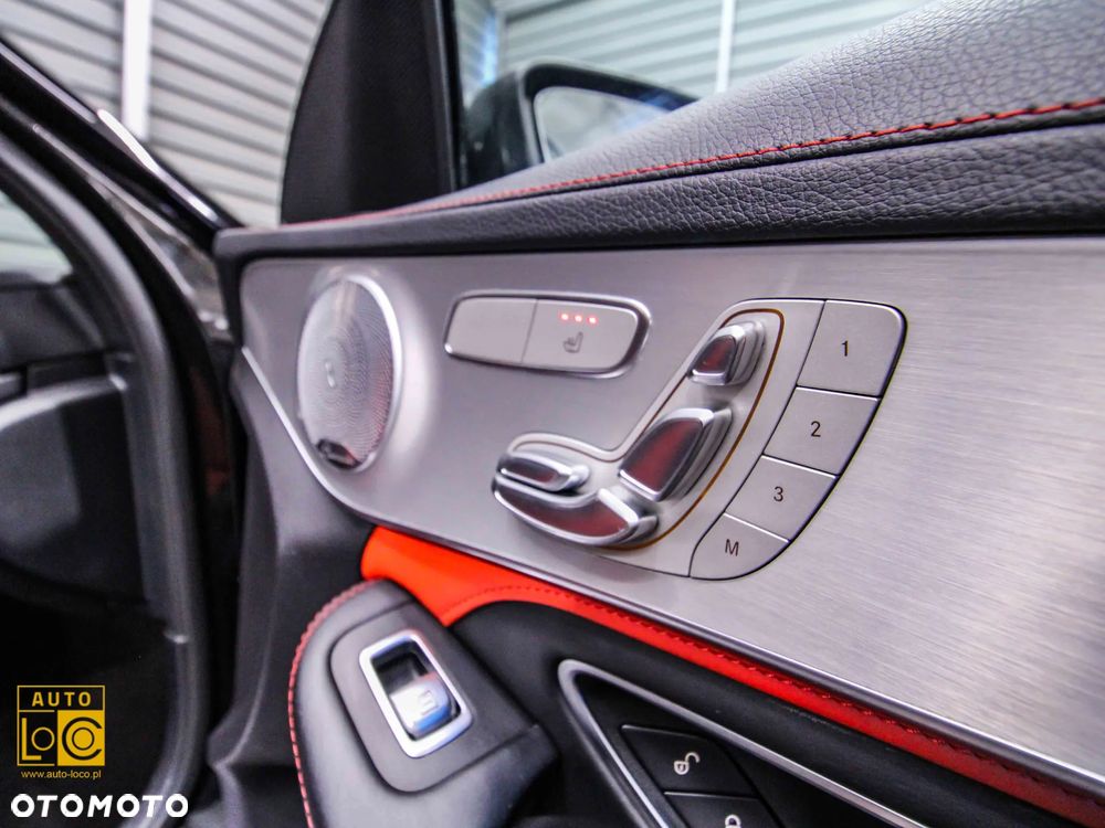 Mercedes-Benz Klasa C AMG 63 S AMG Speedshift 7G-MCT - 32