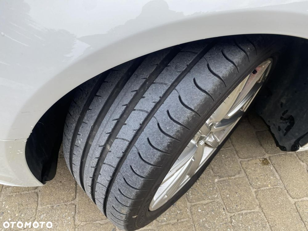 Audi A4 Limousine - 8