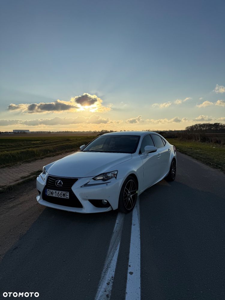 Lexus IS 300h Elite - 1
